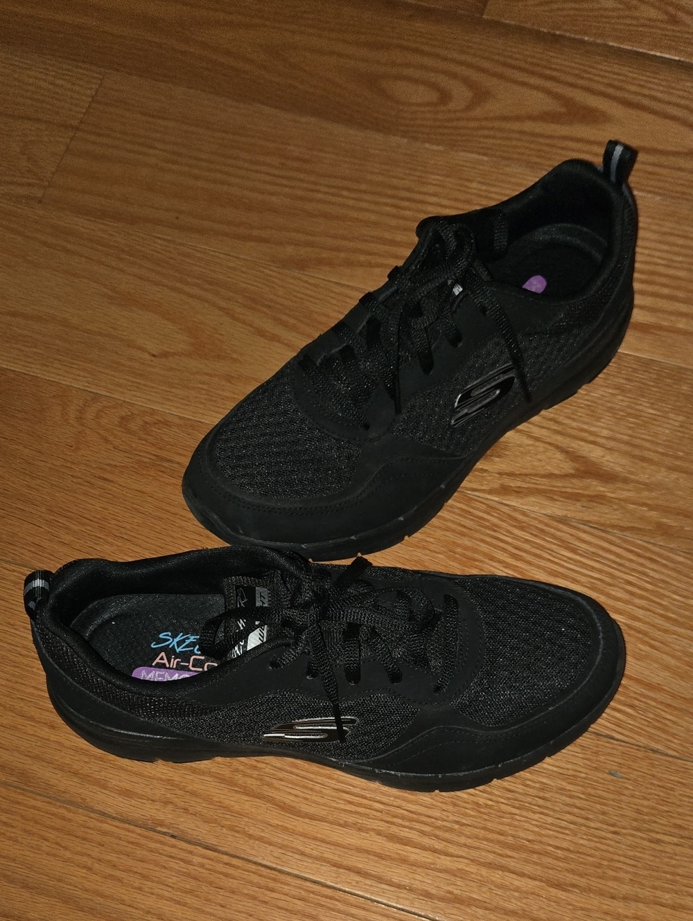 Skechers Women's Black Lite-Weight Lace-Up Sneakers Size 8